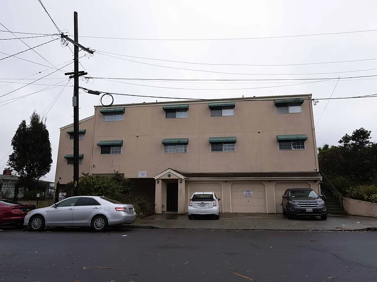 5400 Highland Ave #2 — Photo 12