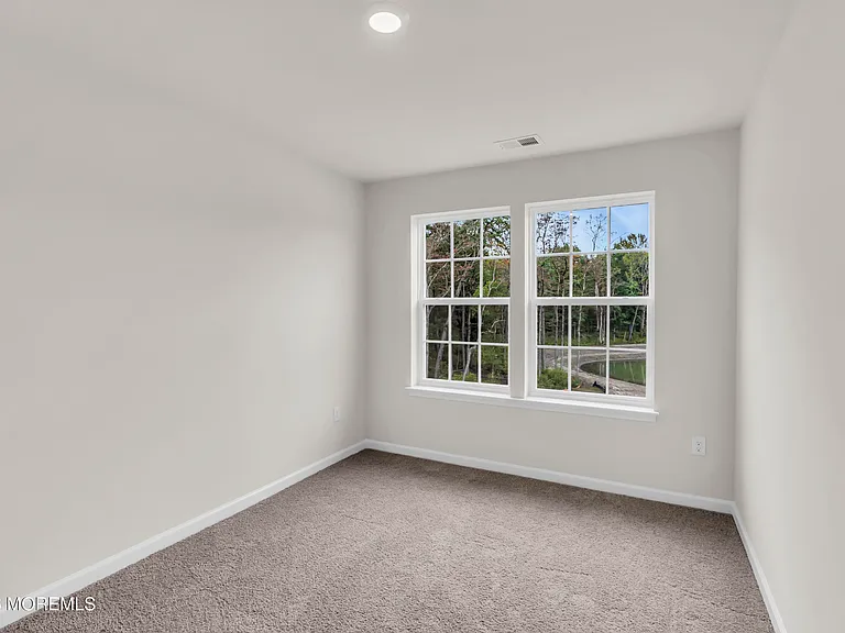 22 Forest Park Dr — Photo 4
