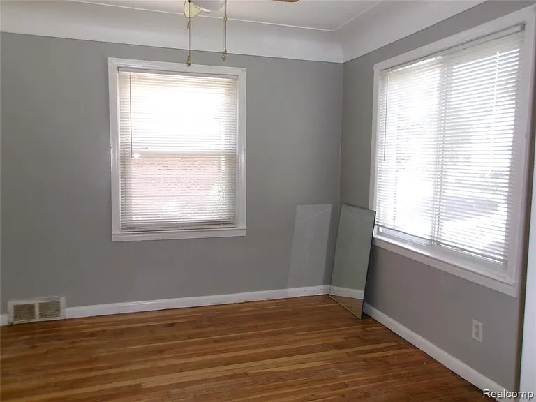 1011 Lafayette Blvd — Photo 4