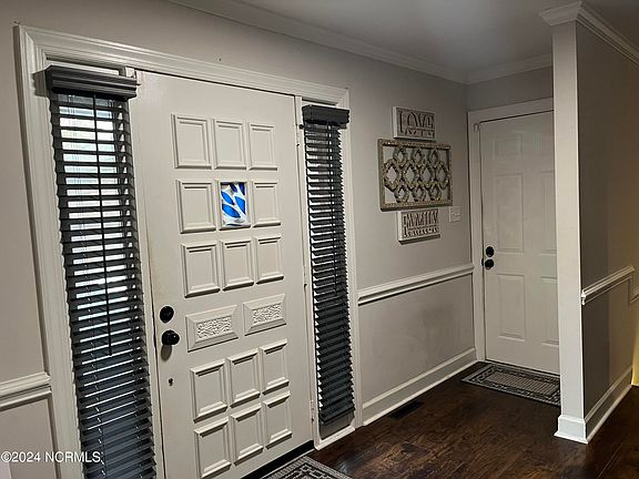3rd image of 503 Shelley Drive