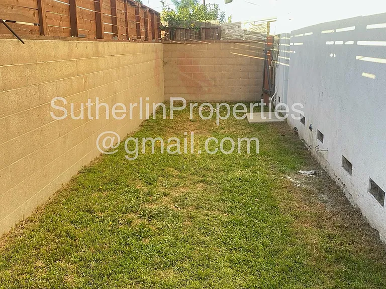 5649 N Myrtle Ave — Photo 18