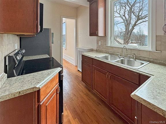3rd image of 3604 Lexington Ave APT 3