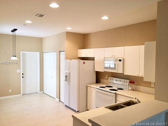 5th image of 4258 Vineyard Cir #4258