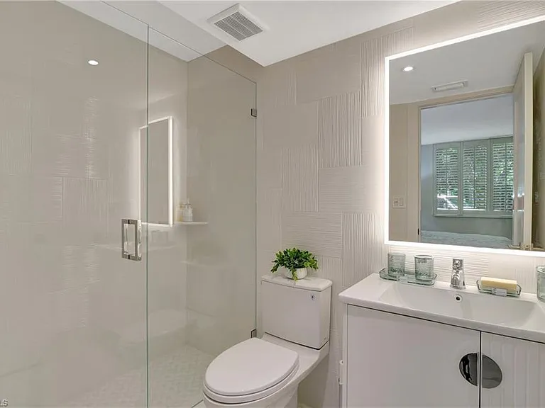 2357 Gulf Shore Blvd N #107 — Photo 20