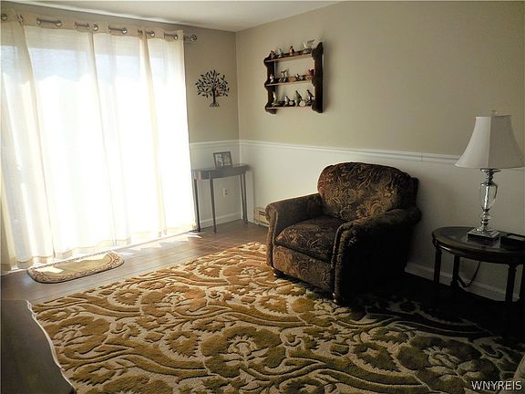4th image of 84 Wellington Ct #A