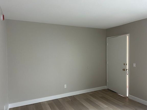 5th image of 1965 Hornblend St APT 3