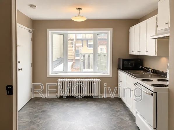 73 Saint Paul St, Saint Catharines, ON L2R 3M3