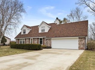 920 Oxford Dr, Hartland, WI 53029