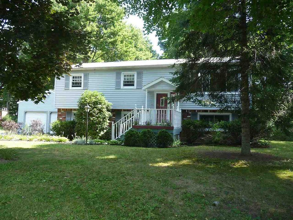 1st image of 55 Walnut Dr