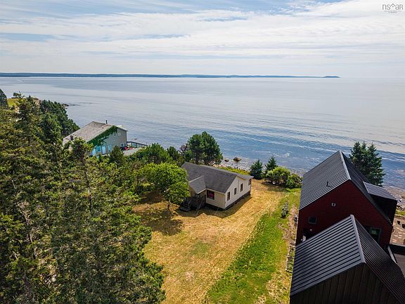 3rd image of 9136 Saint Margarets Bay Rd