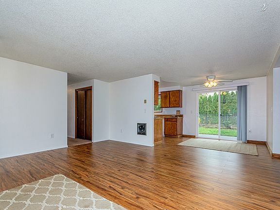 5th image of 2217 NE 96th Ct