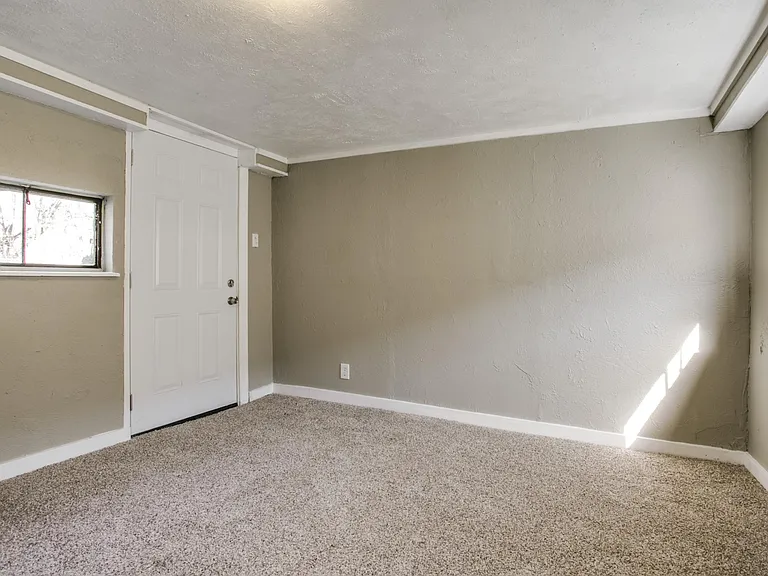 2921 Livingston Ave — Photo 10