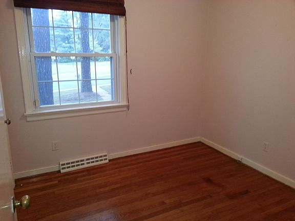 4th image of 3825 W End Dr