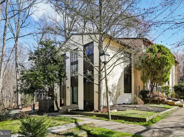 11922 Barrel Cooper Ct, Reston, VA 20191