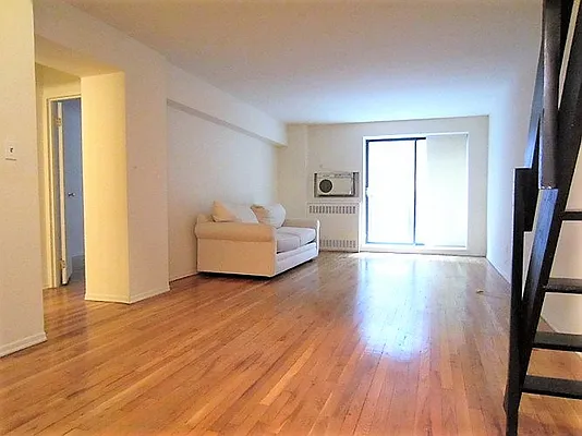 Rented by City Connections Realty | media 16