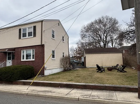 812 Cedar Ave Floor 2, Secaucus, NJ 07094