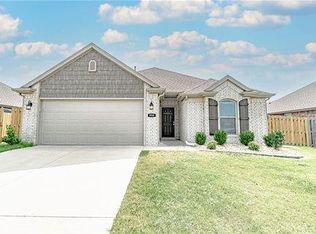 950 Silverthorn Dr, Centerton, AR 72719