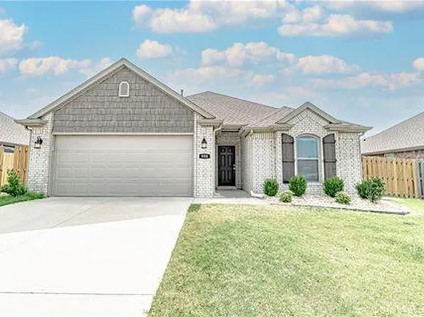 950 Silverthorn Dr, Centerton, AR 72719