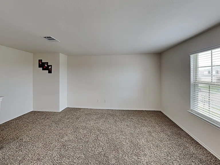 713 Glover Dr — Photo 17