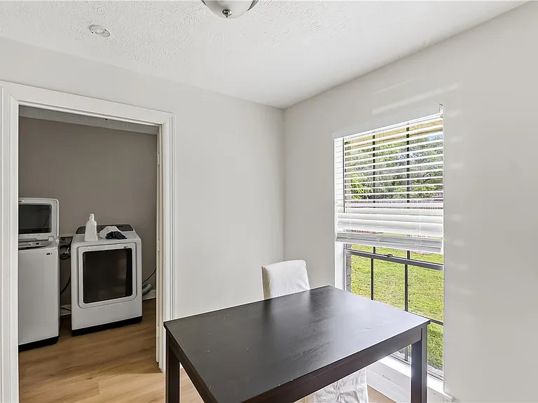 1405 Lawyer St — Photo 17