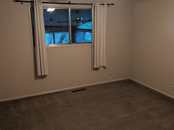 3rd image of 516 W Main St