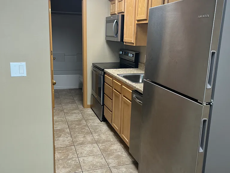 88 Olive Ct #6 — Photo 3