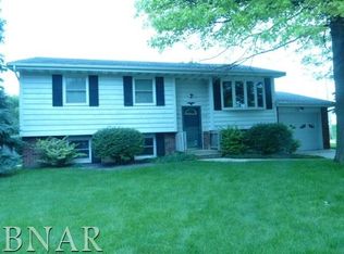 1828 Jacobssen Dr, Normal, IL 61761