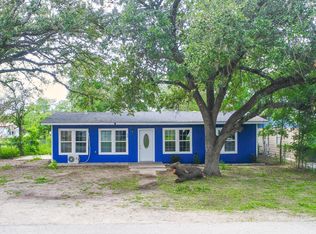 908 Brown St, George West, TX 78022