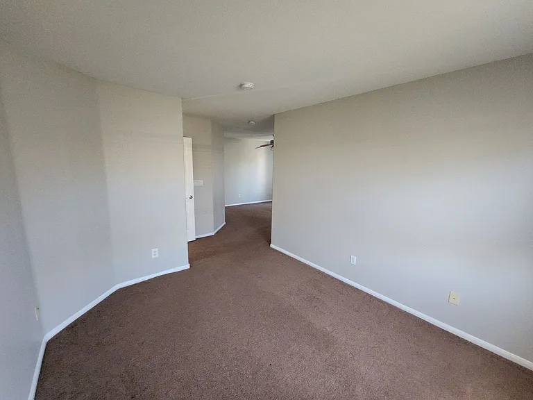 557 Poplar Leaf St — Photo 15