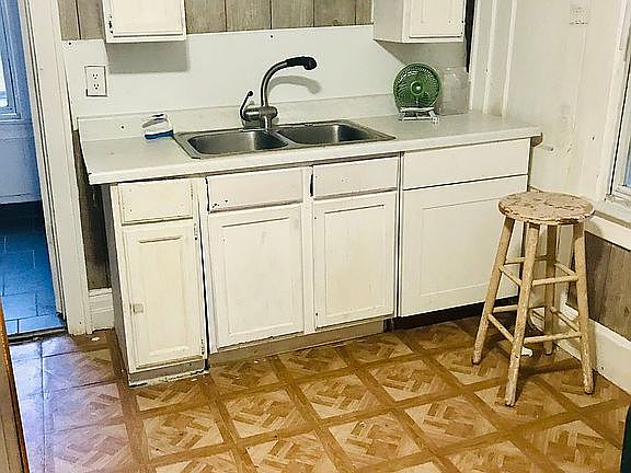 4th image of 5088 Yemans St