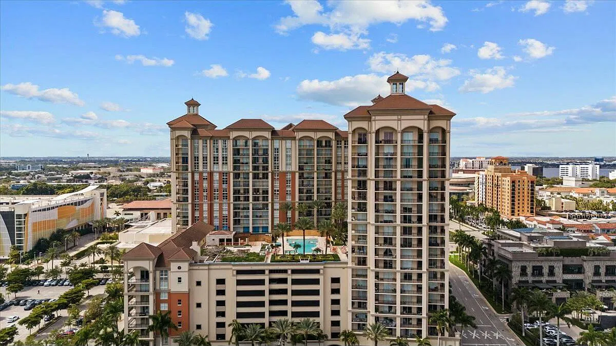 550 Okeechobee Blvd — Photo 2