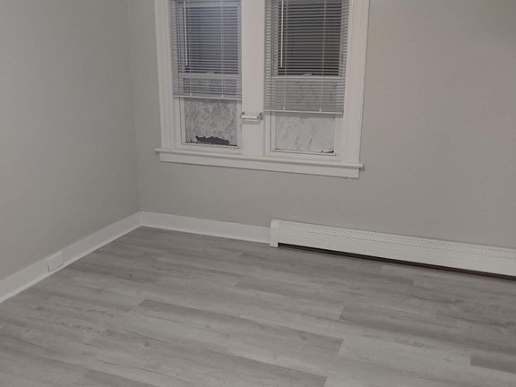 5th image of 340 Mountain Grove St Unit 3