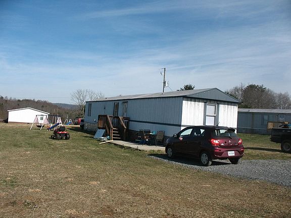2nd image of 19 River Run Ln