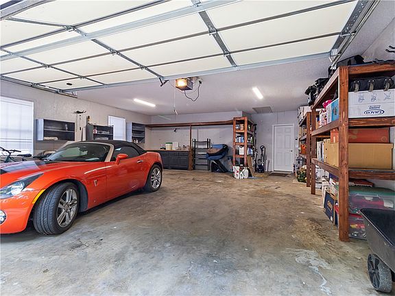 5th image of 8 Smalley Ln
