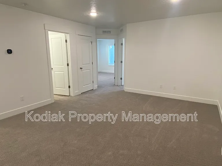 1087 N 1840 W — Photo 5