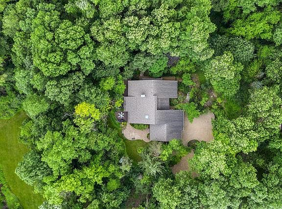4th image of 6N390 Woodhill Ln