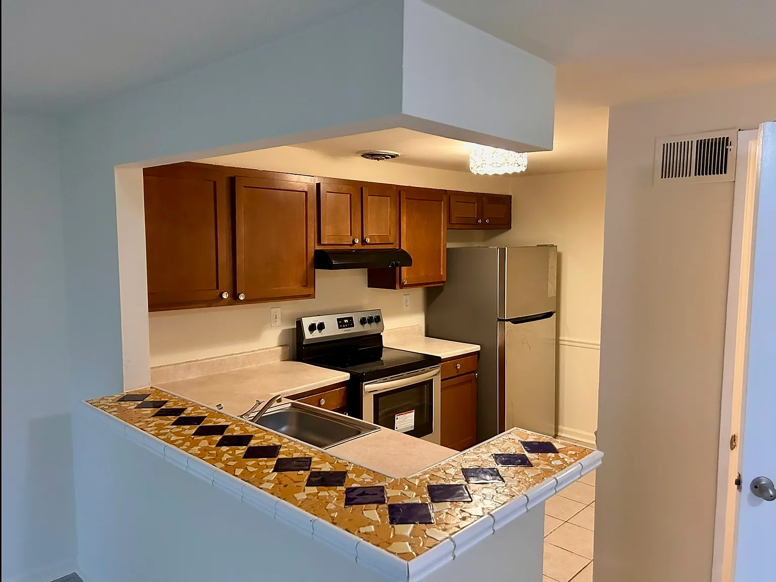 9206 Chadburn Pl — Photo 3