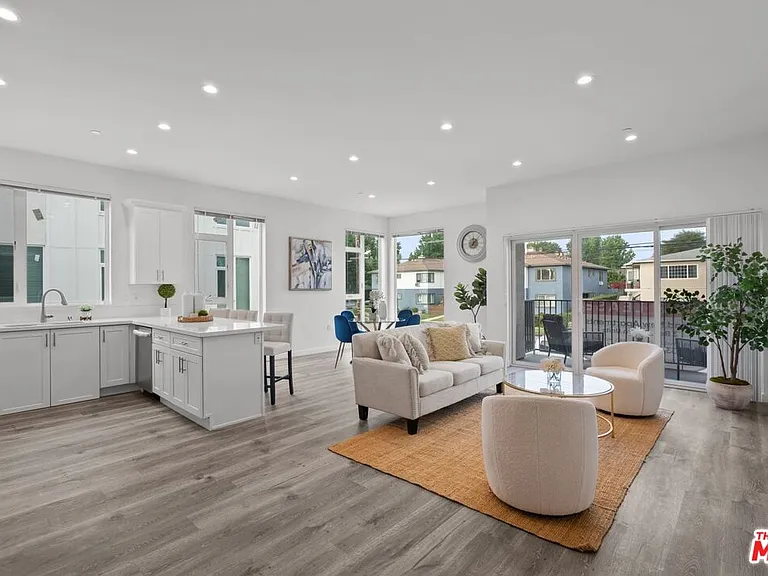 5114 Cahuenga Blvd #1 — Photo 3