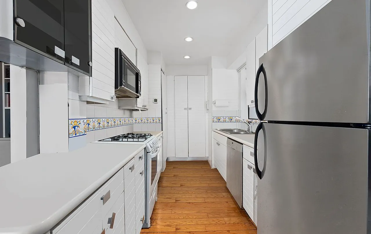 58 West 58th Street — Photo 3
