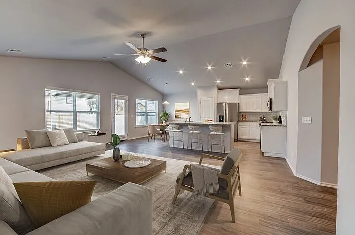 3 bed, 2.0 bath, 1606 sqft, $2,225 — Photo 3