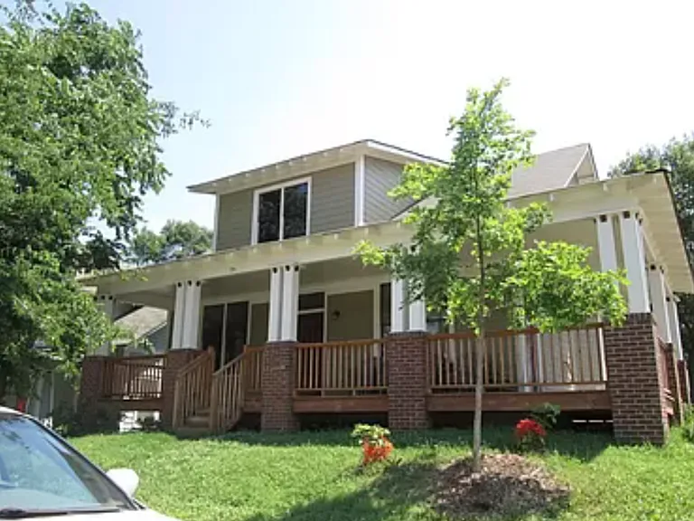 94 Lucy St SE — Photo 2