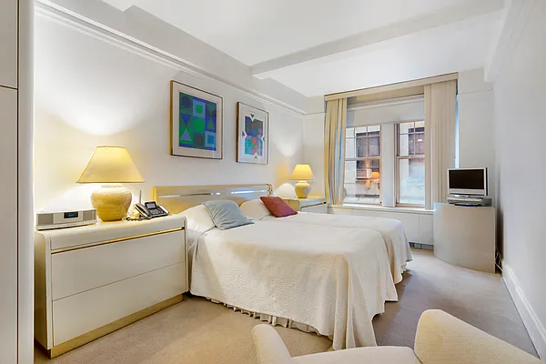 Sold by Compass | media 7