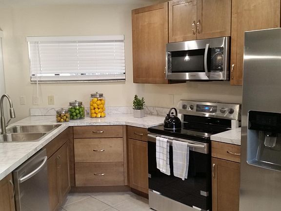 3rd image of 4529 Hidden Oak Ct