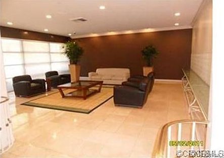 3rd image of 600 W 9th St APT 1211
