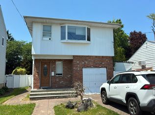 2732 Winona Rd, Baldwin, NY 11510