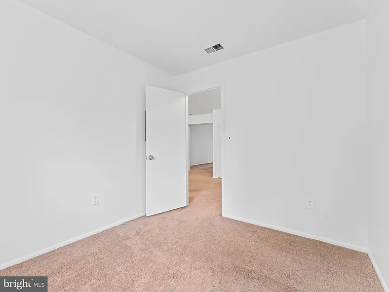 1809 Silver Ct — Photo 18