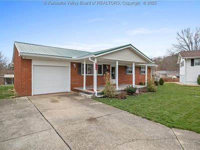 114 Peak Cir, Hurricane, WV, 25526