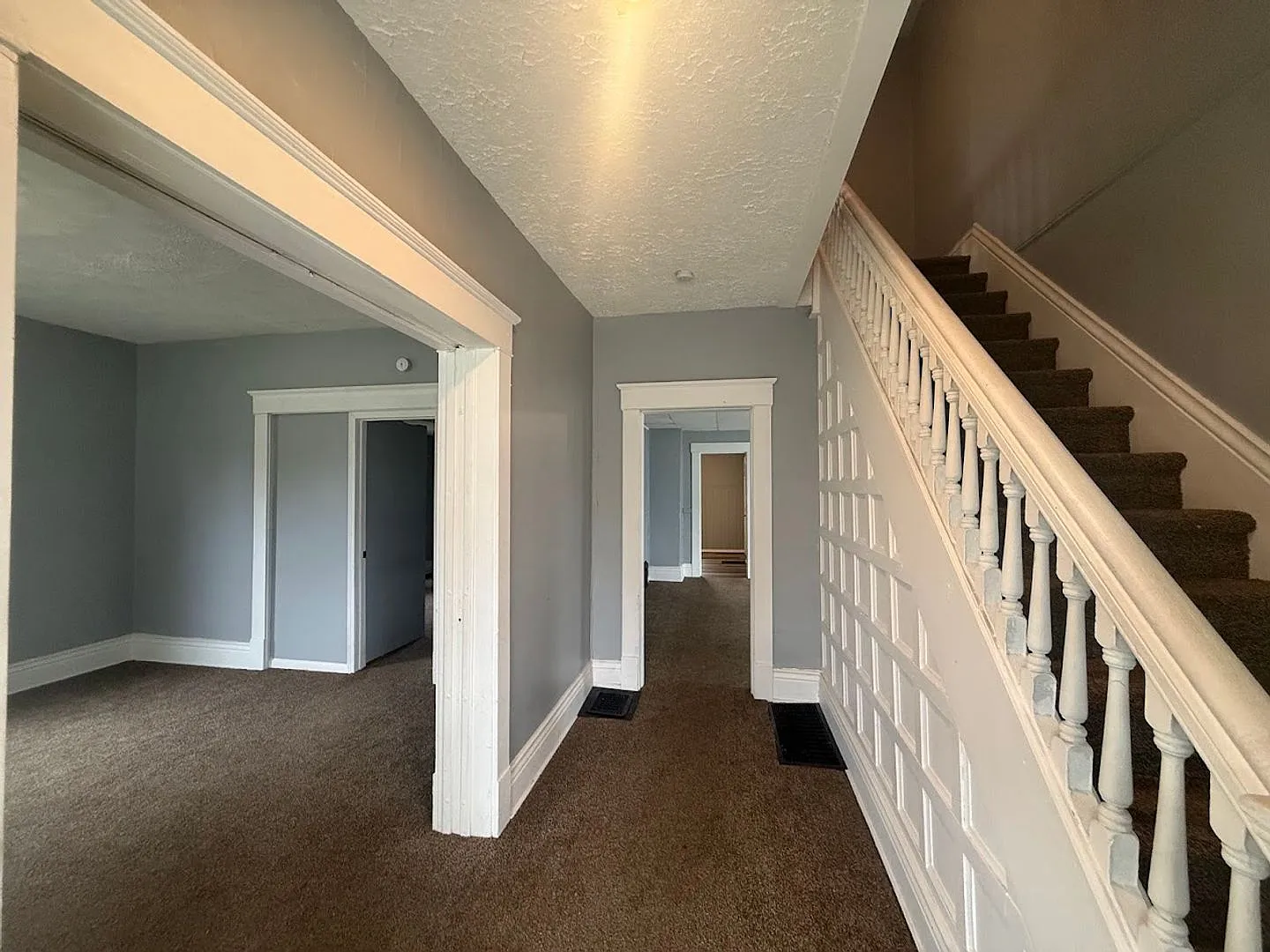 Four bedroom 1.5 bedroom single family home for rent — Photo 2