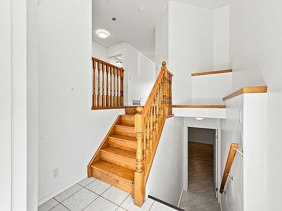 4th image of 101 Jewell St