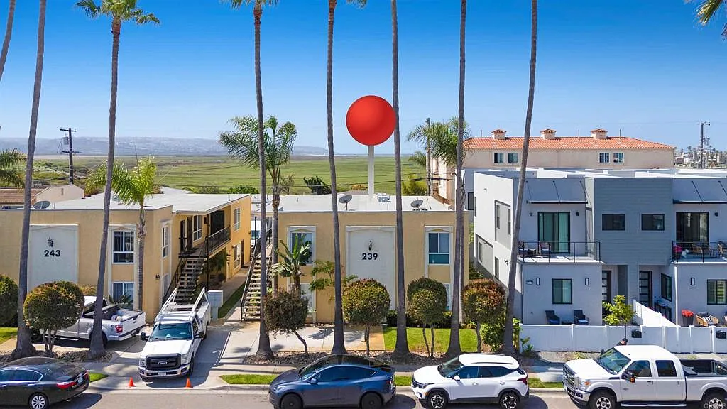 1 bed, 578 sqft, $2,299 — Photo 1